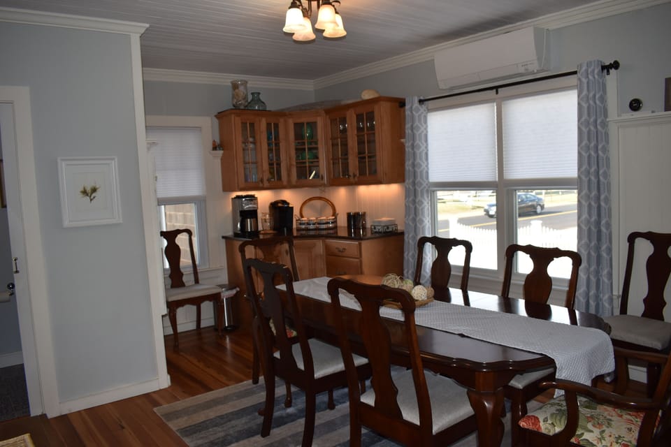 Dining room with coffee bar
