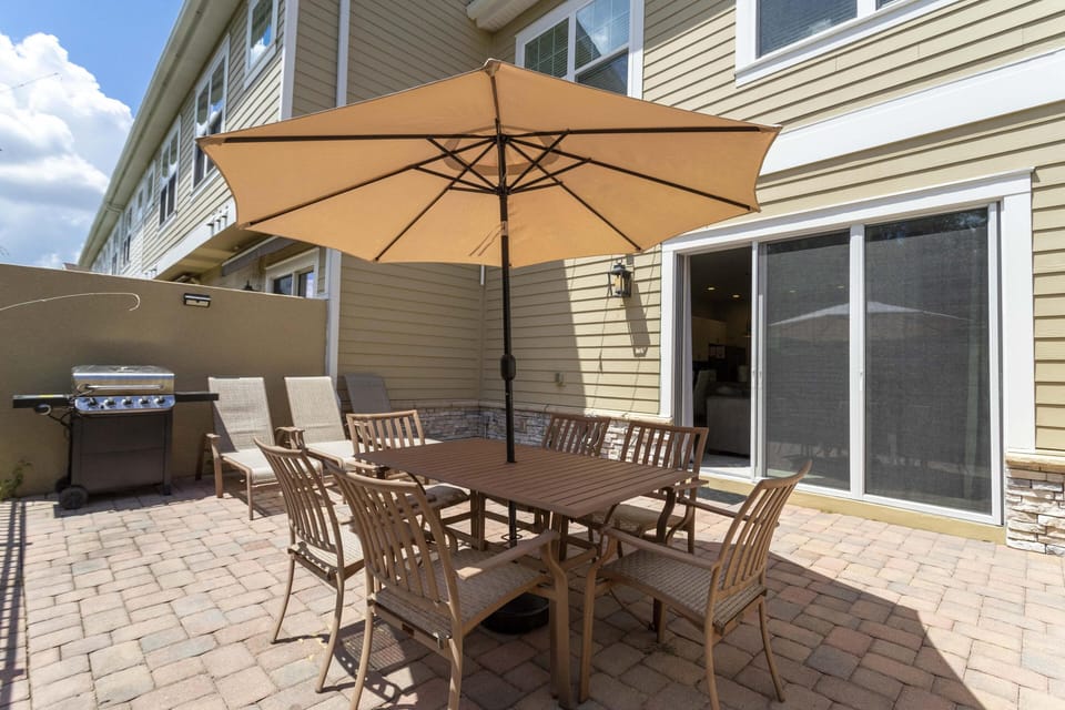 Outdoor Private Patio Area - Conservation View