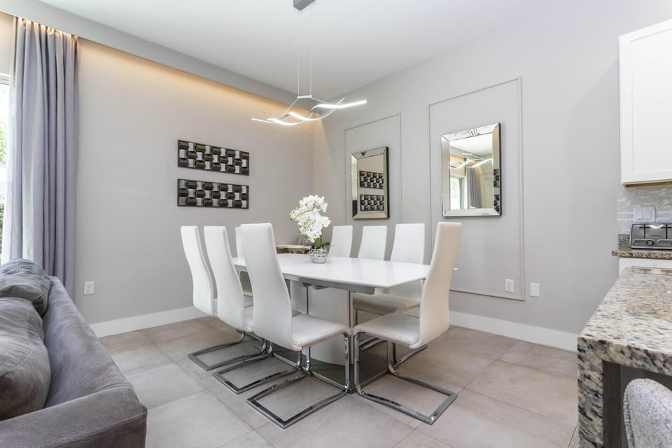 Dining Table 8 seats
