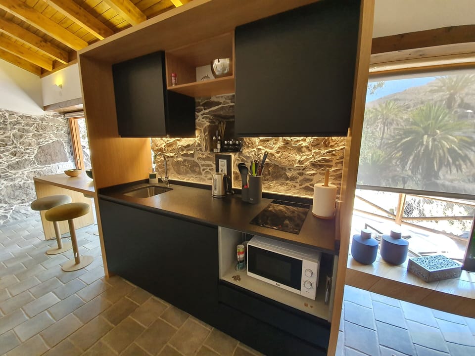 House, 2 Bedrooms (Abenchara) | Private kitchen | Coffee/tea maker, full-size fridge, microwave, stovetop