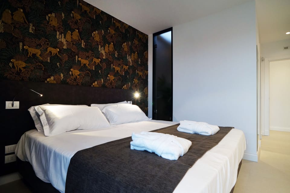 Comfort Double or Twin Room | Frette Italian sheets, premium bedding, down comforters