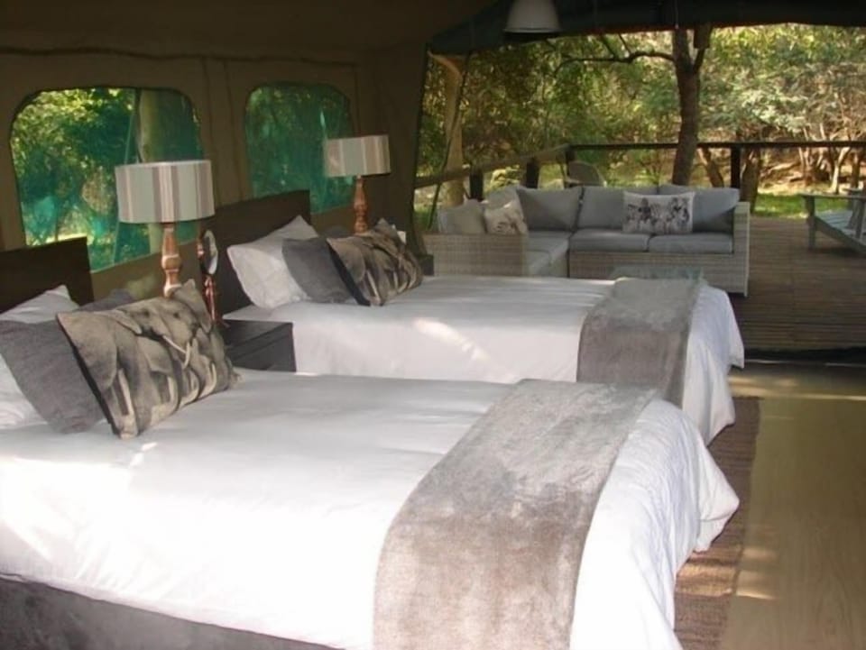 In-room safe, WiFi (free), bed sheets