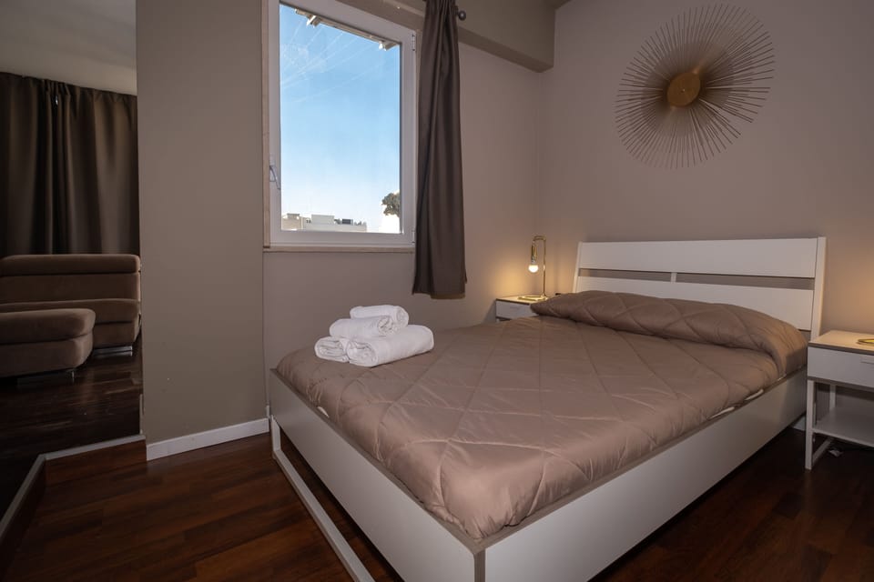Triple Room, Balcony (4) | Premium bedding, down comforters, desk, laptop workspace