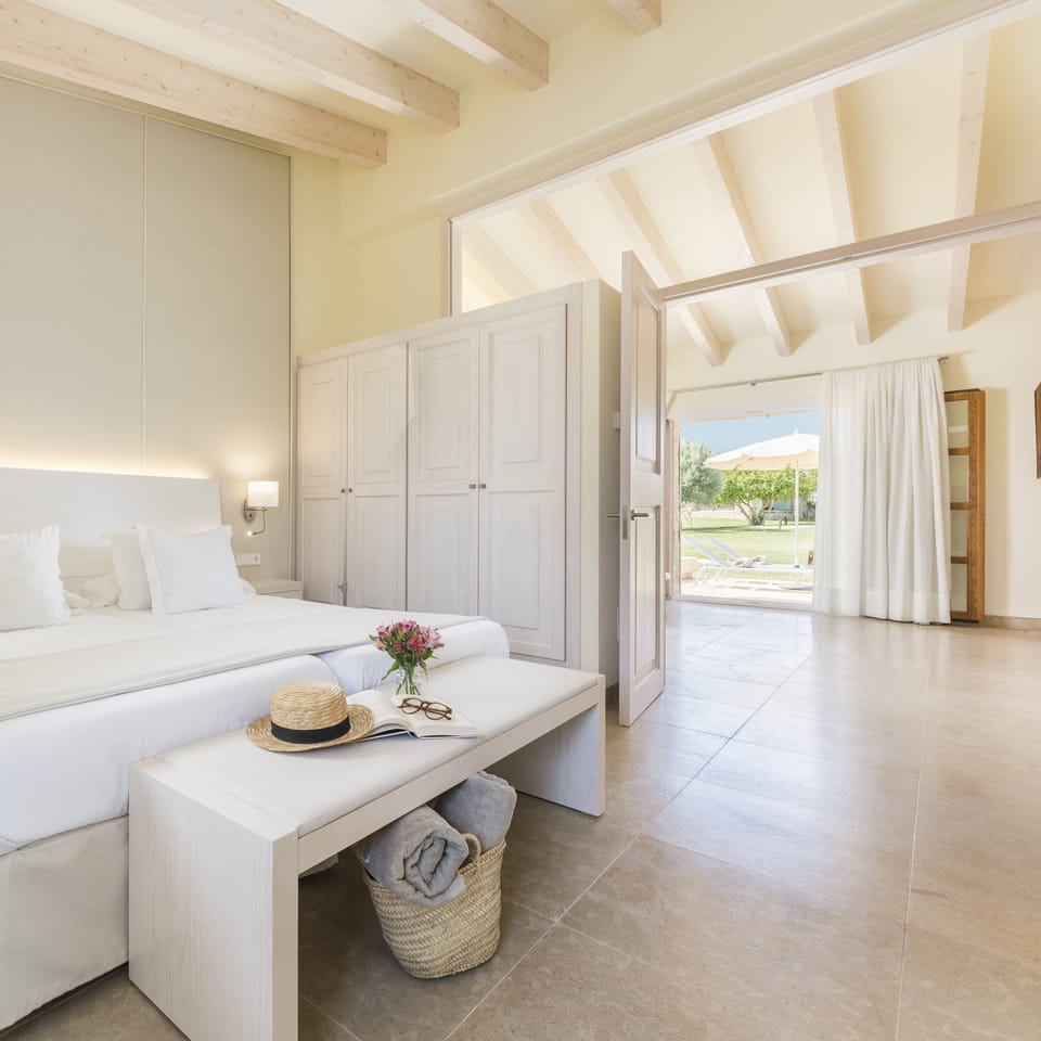 Suite, Terrace | Minibar, in-room safe, desk, blackout drapes