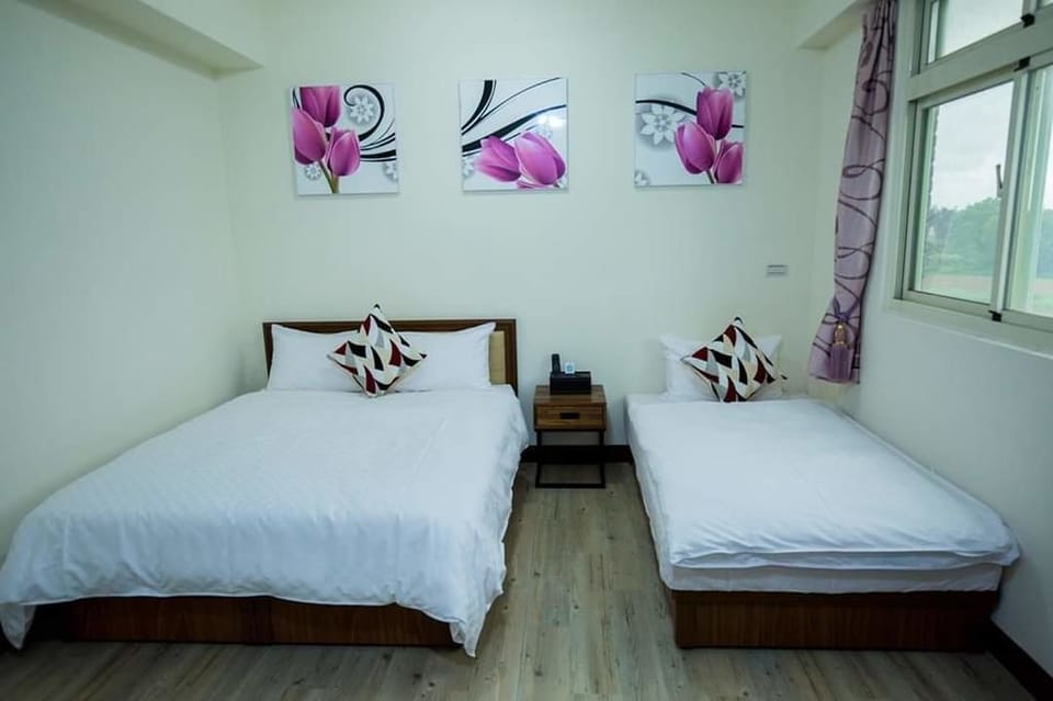 Comfort Triple Room | Blackout drapes, free WiFi, bed sheets