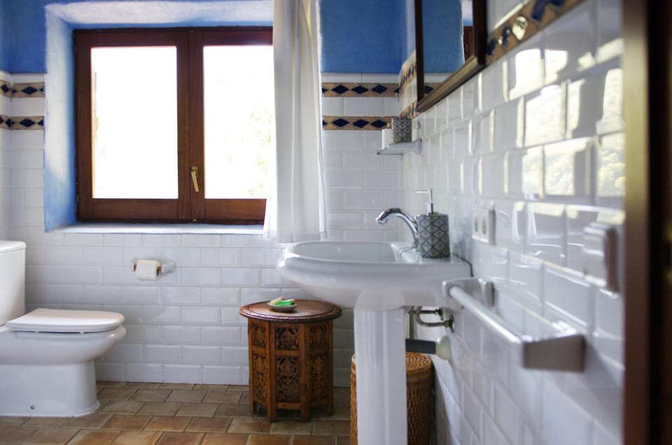Free toiletries, hair dryer, bidet, towels