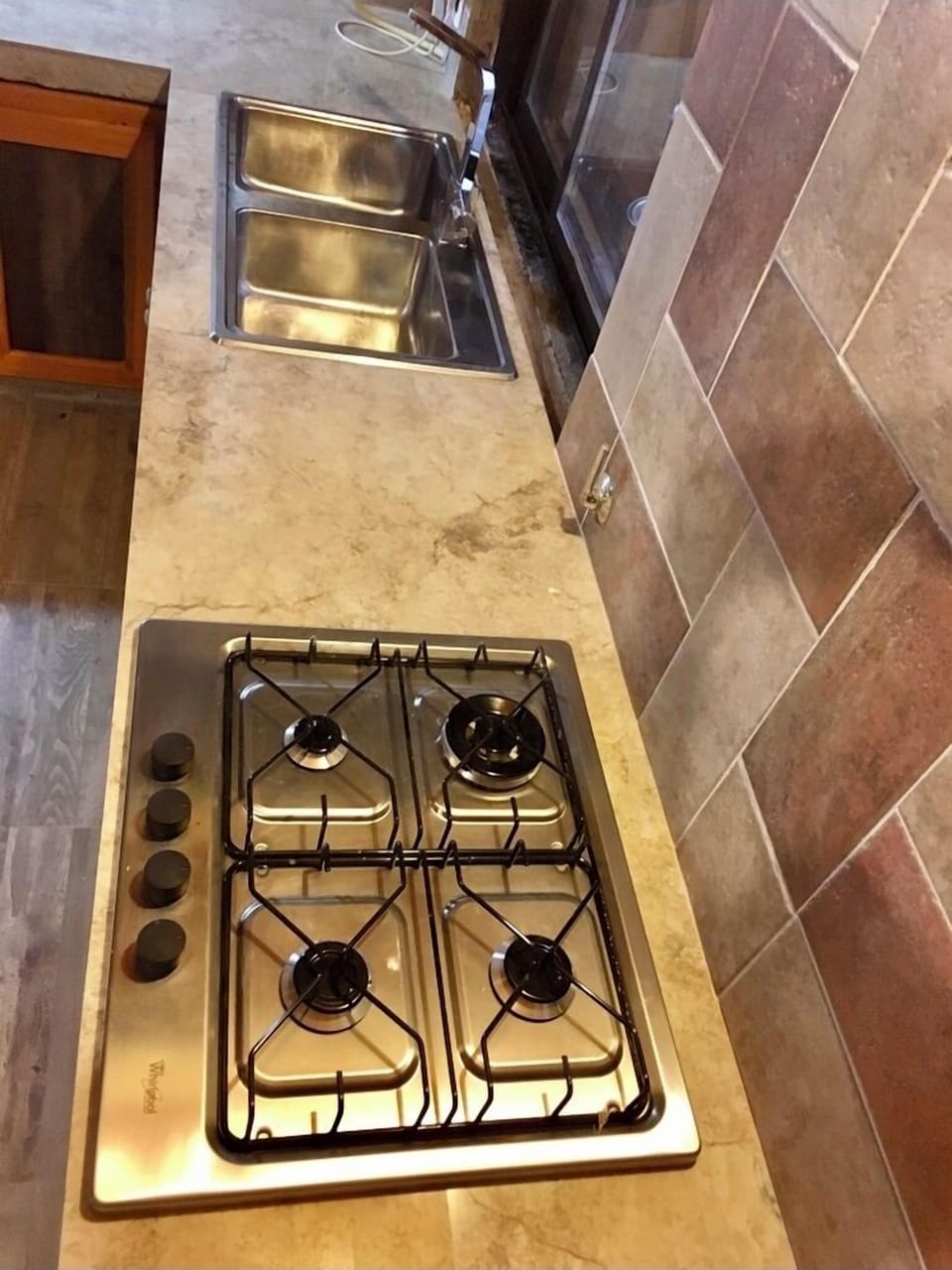 Basic Cabin | Private kitchen | Coffee/tea maker, microwave, oven, stovetop