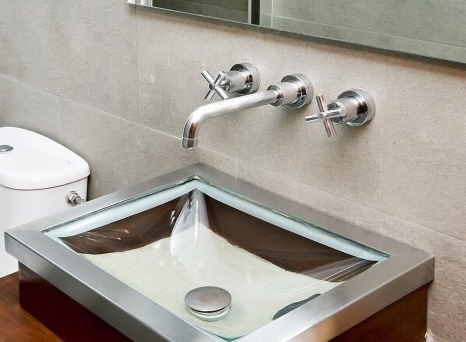 Bathroom sink