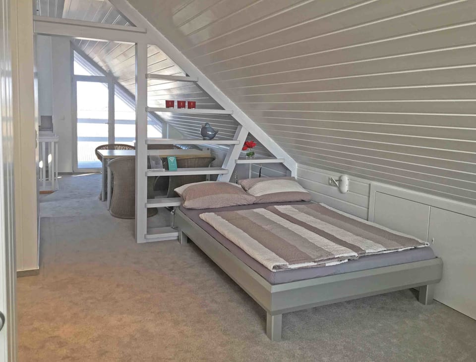 Apartment, Balcony (PENTHOUSE) | Down comforters, minibar, in-room safe, cribs (free)