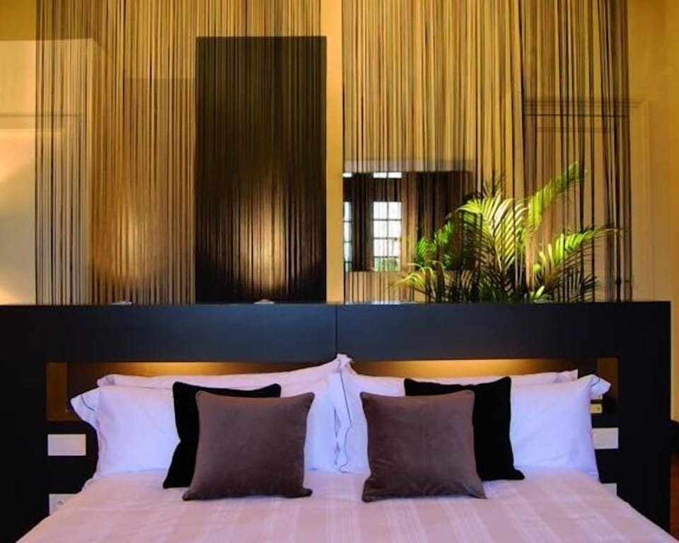 Suite (Suite XL) | Egyptian cotton sheets, Select Comfort beds, in-room safe, desk