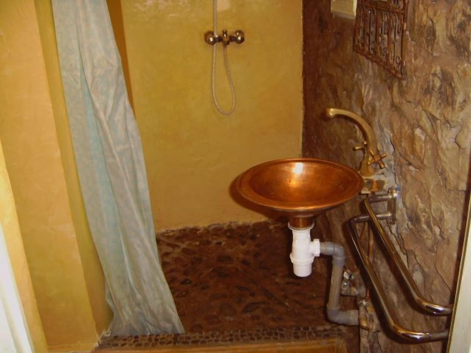 Hair dryer (on request)