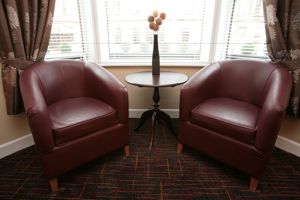 Family Room | Room amenity