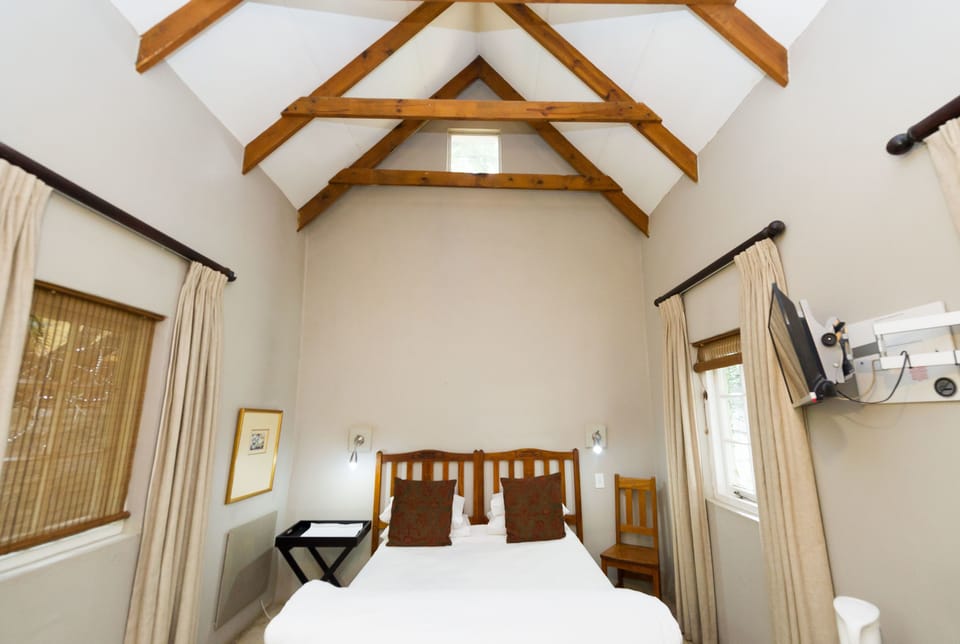 Luxury Room | 5 bedrooms, in-room safe, iron/ironing board, free WiFi