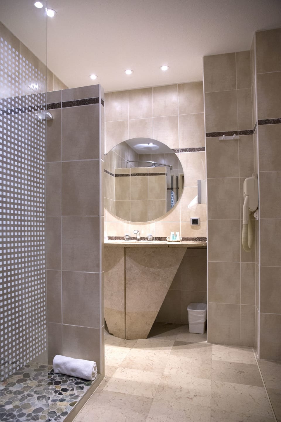 Double or Twin Room | Bathroom | Shower, free toiletries, hair dryer, towels