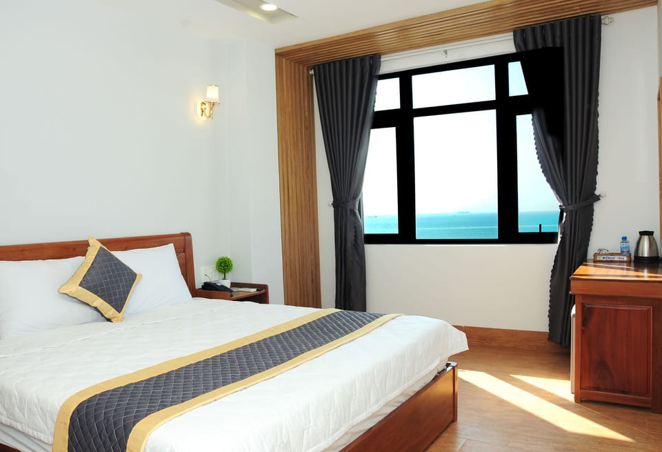 Standard Double Room | Minibar, desk, WiFi (free), bed sheets