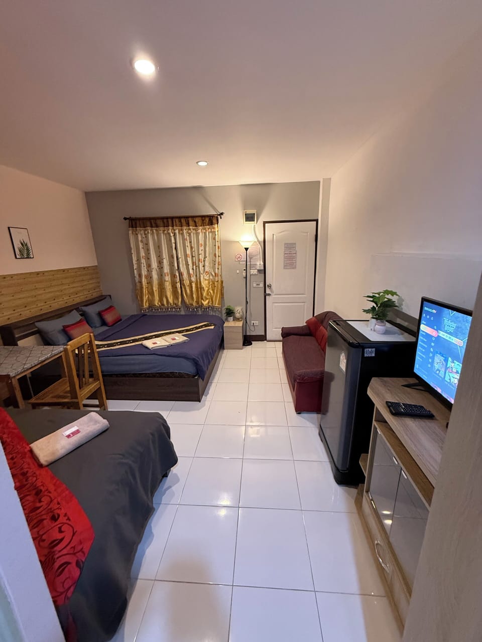 Family Room | Minibar, WiFi (free)
