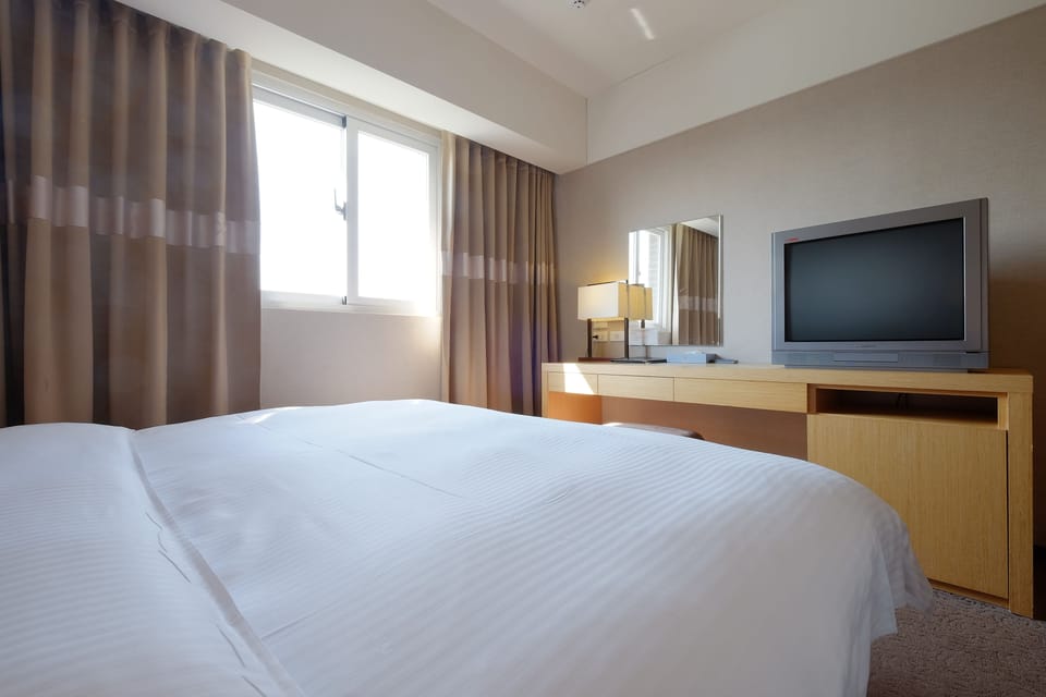 Superior Room, 1 Double Bed | Down comforters, in-room safe, desk, blackout drapes
