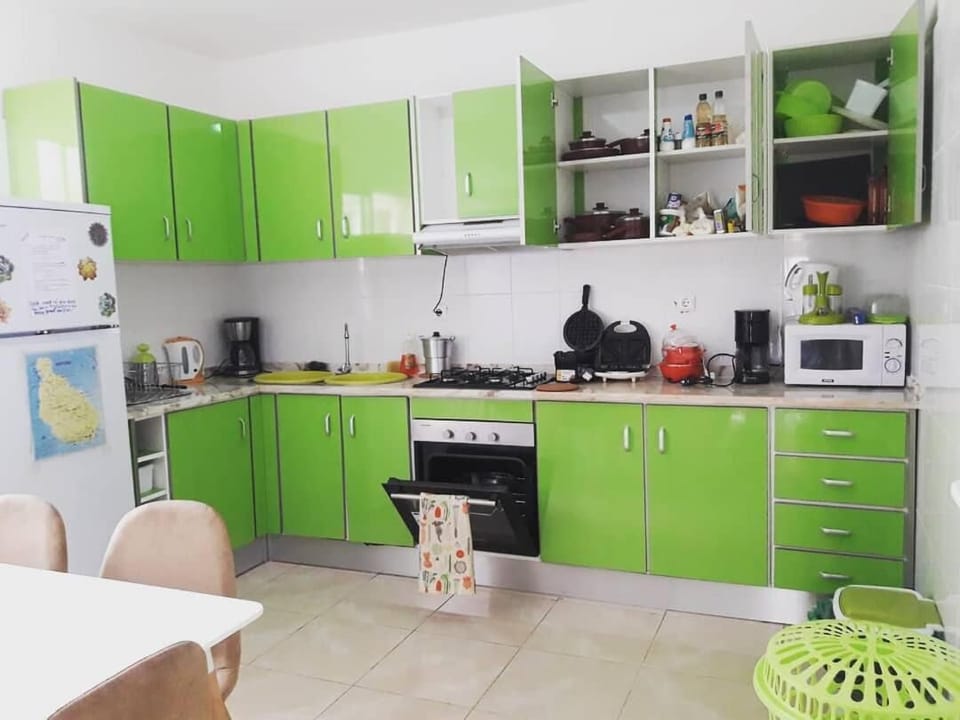 Shared fridge, shared microwave