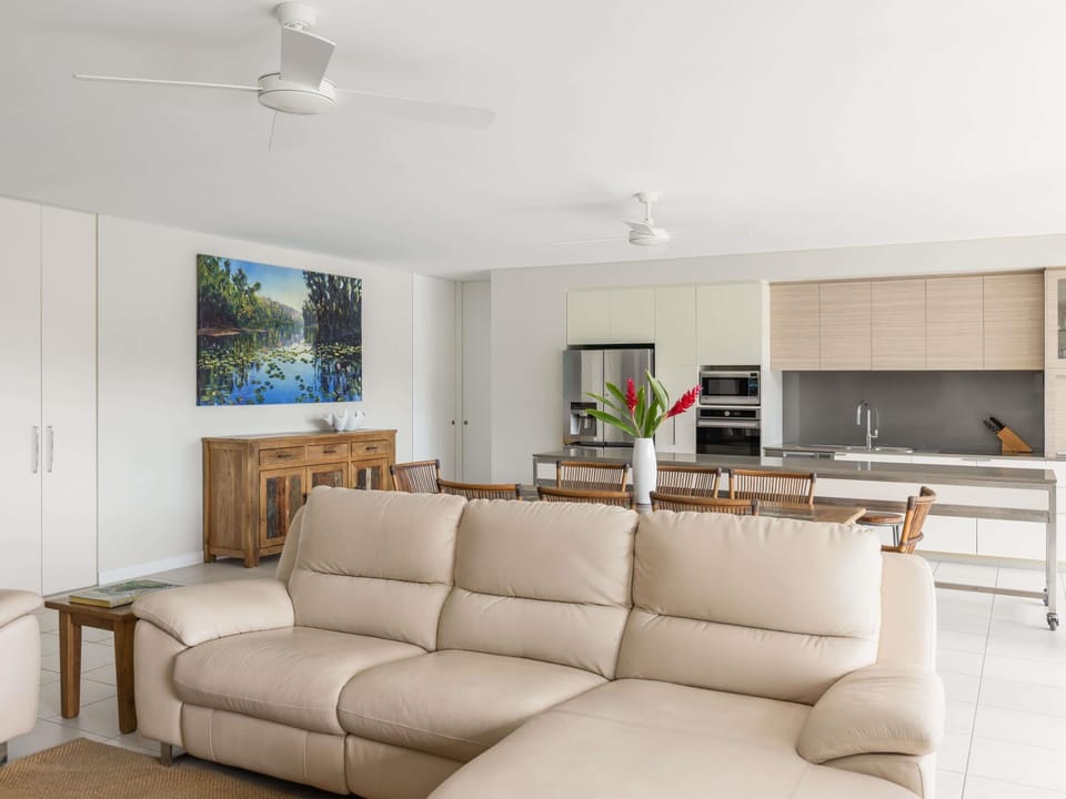 Penthouse, 3 Bedrooms | In-room safe, individually furnished, iron/ironing board, free WiFi