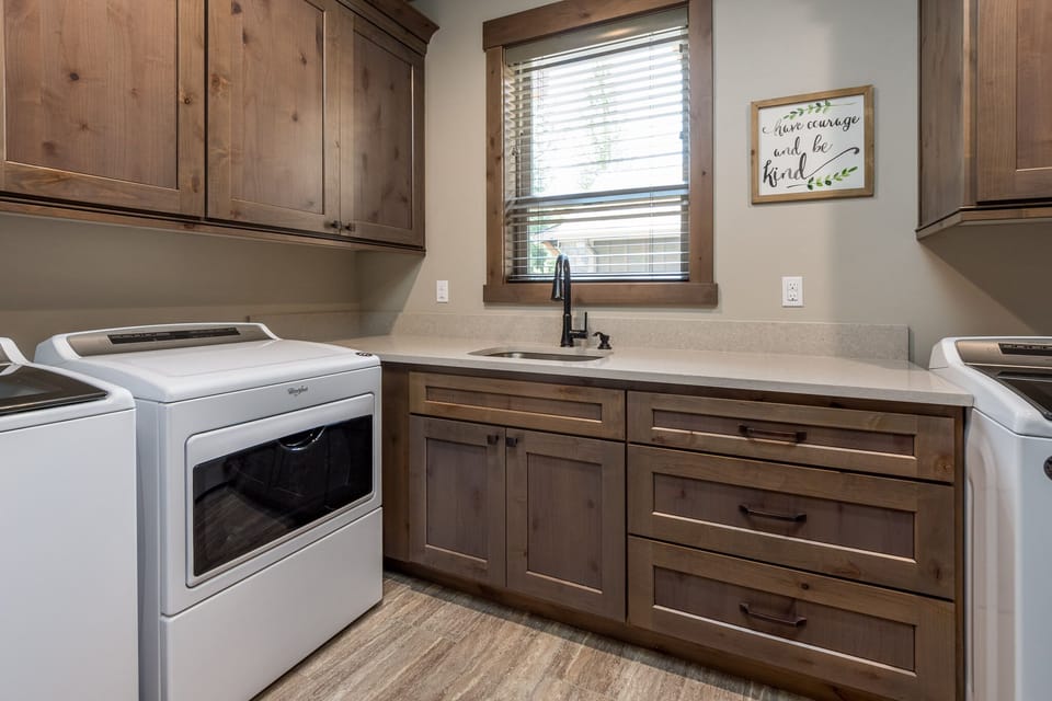 114 Sunstone Loop-9