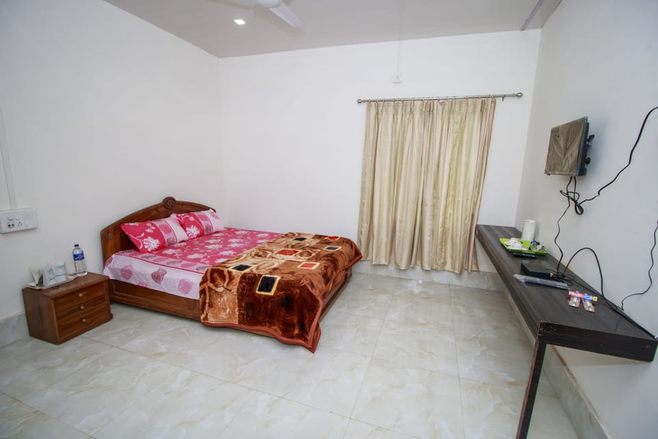 Deluxe Room | Rollaway beds (surcharge), WiFi (free)
