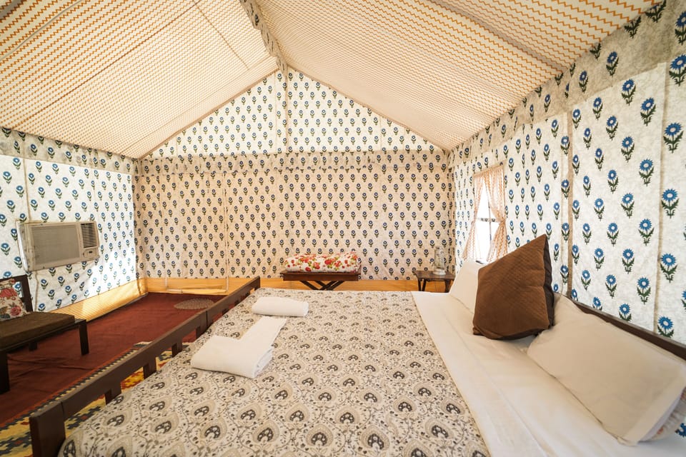 Swiss Tent, 1 King Bed, Non Smoking, Resort View | Premium bedding, desk, laptop workspace, bed sheets