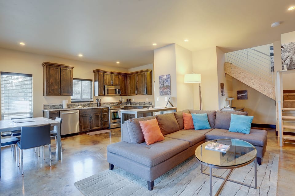 House, 2 Bedrooms | Living area | TV