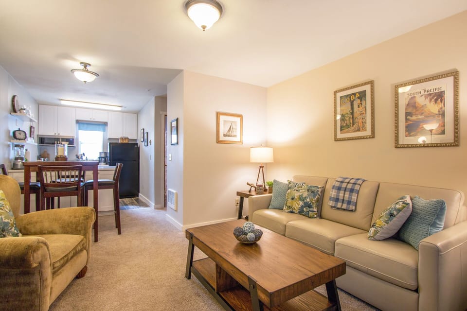 Condo, 1 Bedroom | Living room