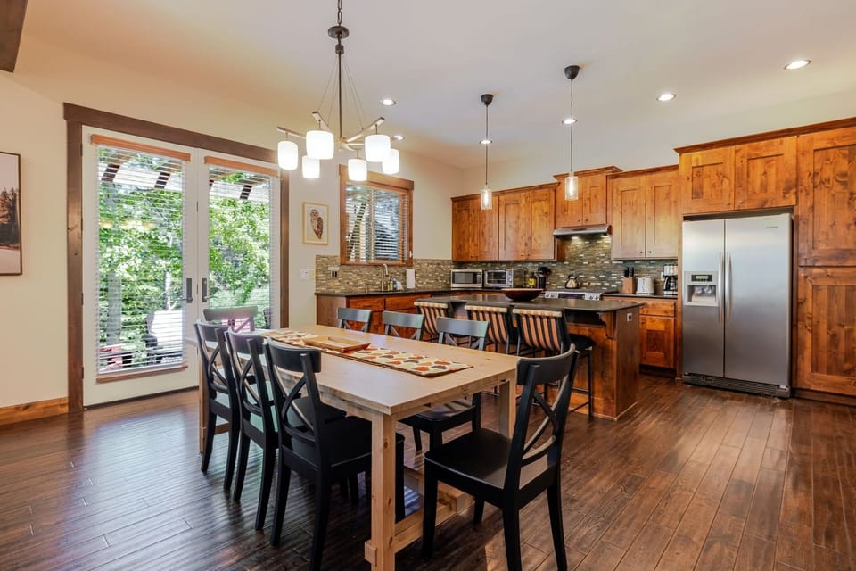 House, 4 Bedrooms | Private kitchen | Fridge, microwave, oven, dishwasher