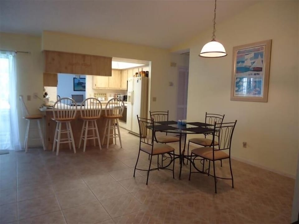 dining/kitchen