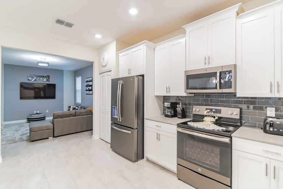 Full Kitchen
