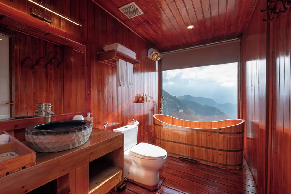 Rose Bungalow | Bathroom | Free toiletries, hair dryer, slippers, towels