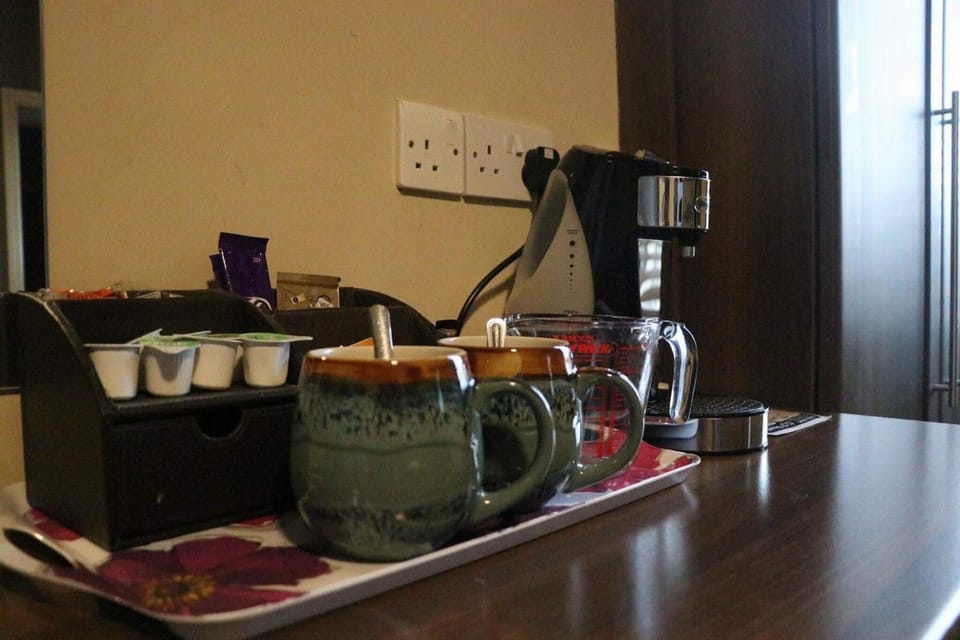 Coffee/tea maker, electric kettle