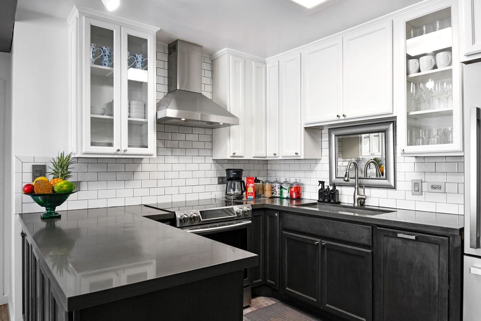 KITCHEN: We provide olive oil, salt and pepper, paper towels and more.