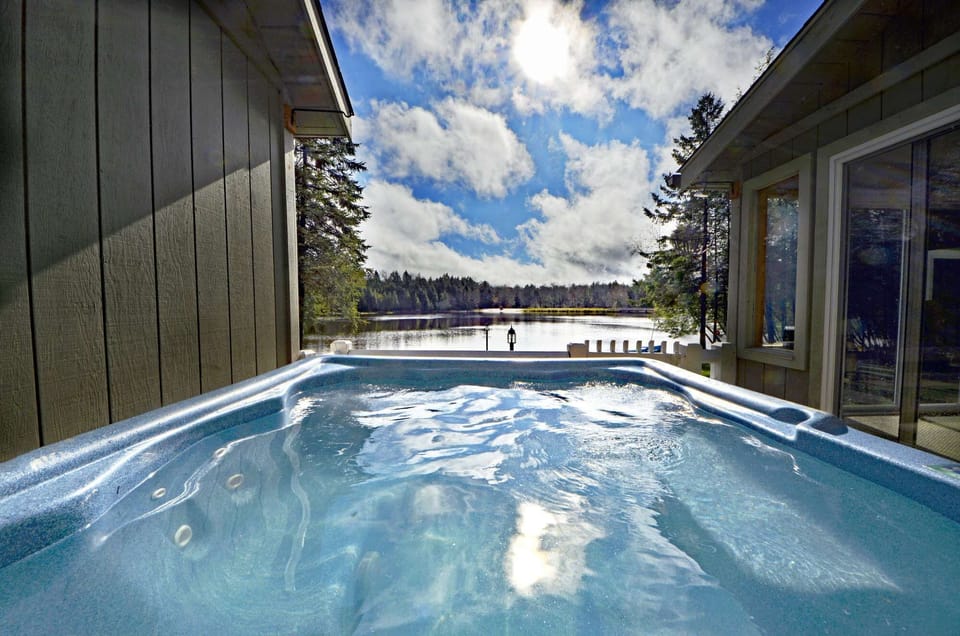 Hot Tub With View of Lake Guinevere