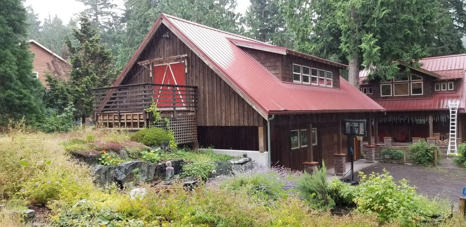 Another view, with owner's house in background