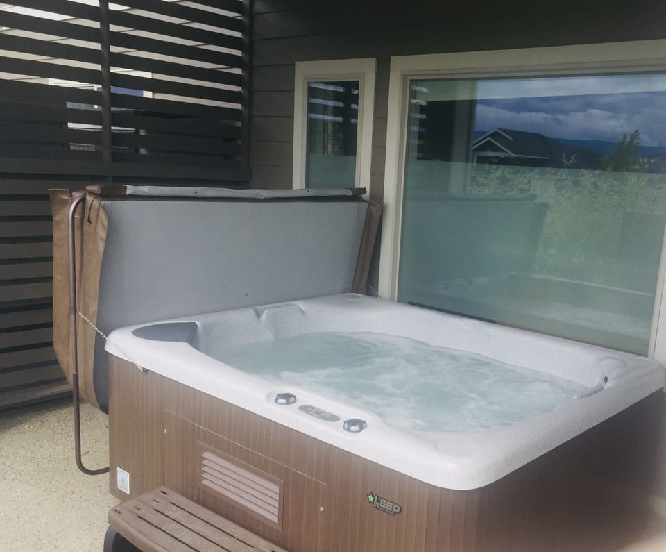 Private Hot Tub for our guests.