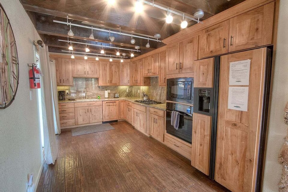Main level- Kitchen