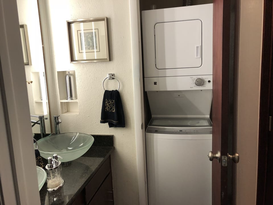 Lodge washer & dryer