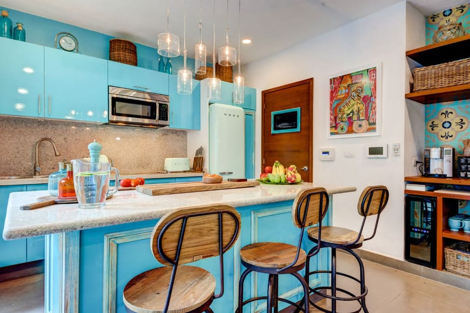 Standard Villa, 5 Bedrooms, Non Smoking | Private kitchen | Fridge, microwave, oven, stovetop