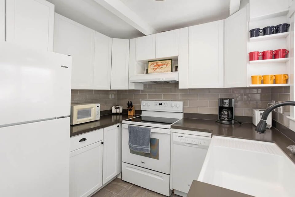 Kitchen - fully stocked