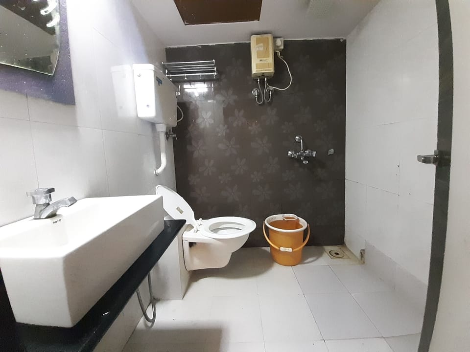 Shower, towels