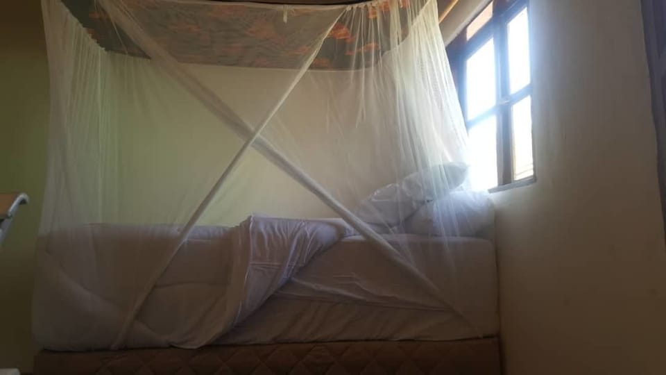 Double Room | Iron/ironing board, free WiFi, bed sheets