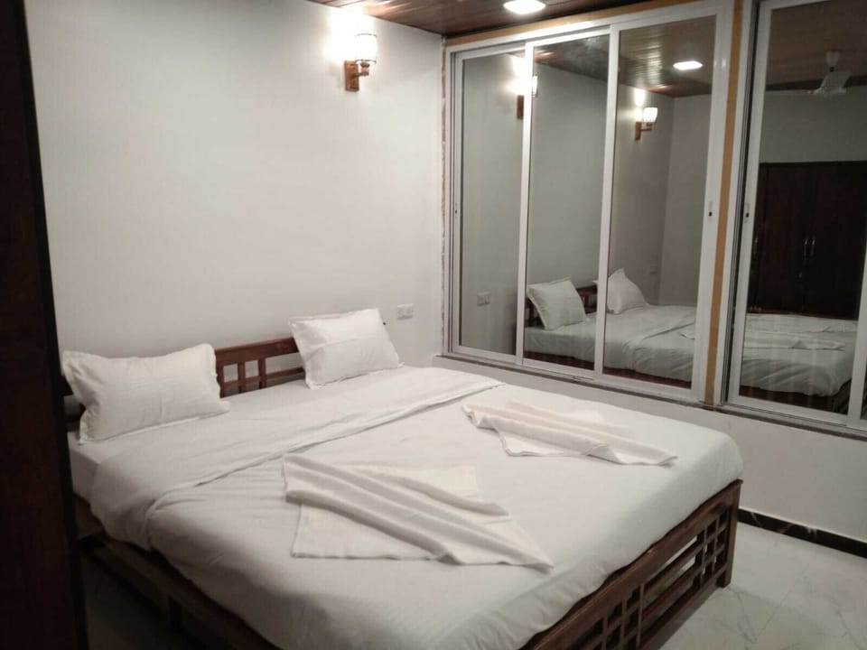 Classic Villa | Desk, free WiFi