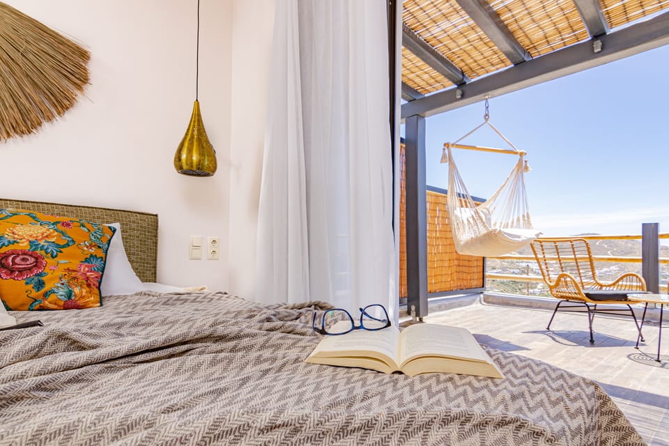 The Irises Suite | In-room safe, individually decorated, individually furnished, desk