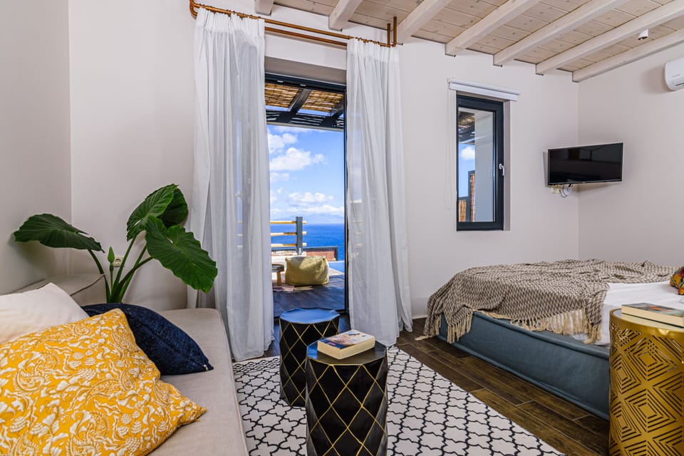 The Argan Suite with Private Pool | In-room safe, individually decorated, individually furnished, desk