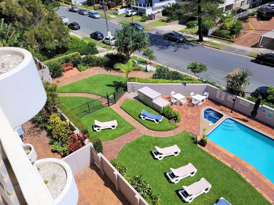 U19 BALCONY POOL VIEW