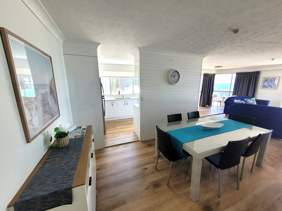 U19 DINING KITCHEN