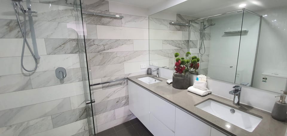 U16 Ensuite
