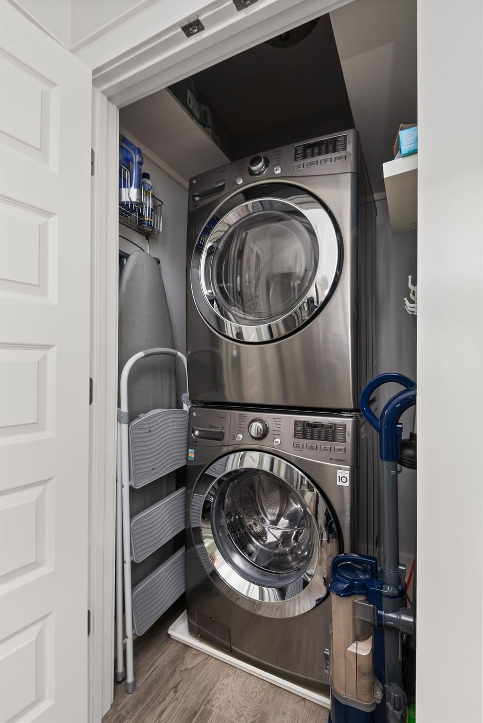 Washer & dryer in the apartment